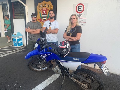 Polícia Civil ‘corta o barato’ de malandro e recupera moto