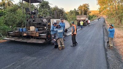 Iniciado o asfaltamento da estrada do Rio Manso