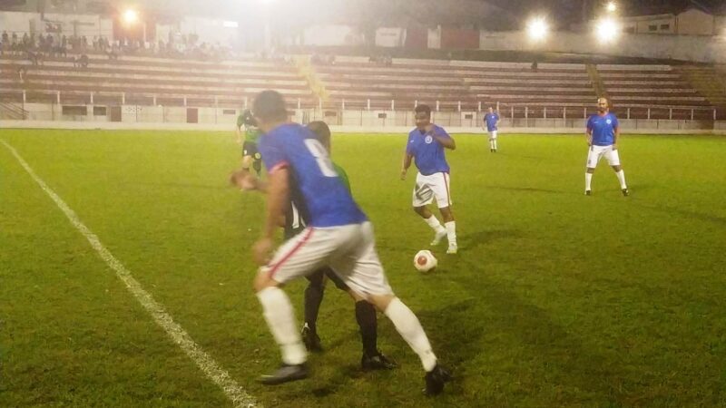 Jorsa vira, goleia e assume liderança da Copa Quarentão