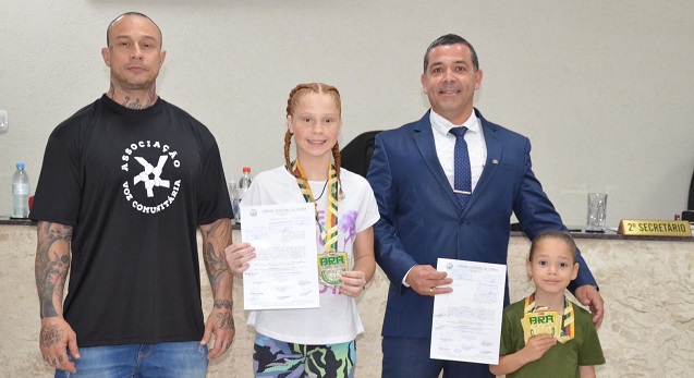 ‘Feras’ do jiu jitsu recebem congratulação na Câmara