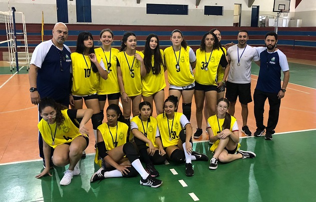 Antônio Caio e Benedito Flores vencem no vôlei dos Jogos Escolares