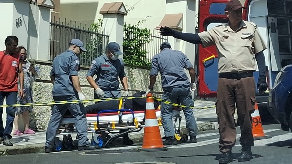 Homem tem mal súbito e causa acidente no Centro
