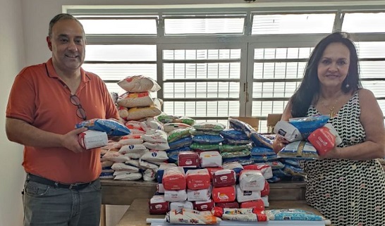 Casa das Artes doa alimentos para o Fundo Social   