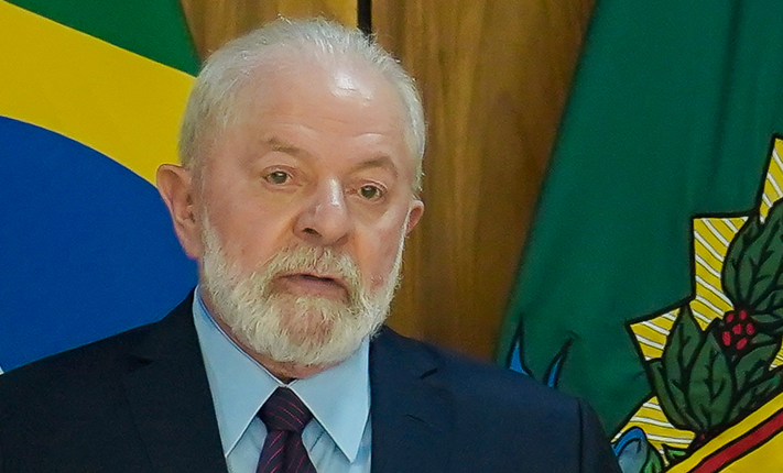 Lula sanciona lei para retomada de mais de 11 mil obras inacabadas