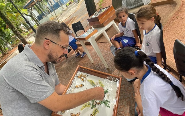 Alunos de EMEB visitam Museu de História Natural