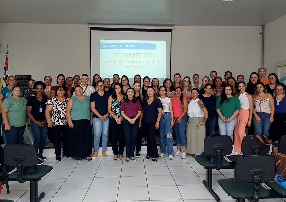 Enfermeiros se qualificam para tratamento de pé diabético