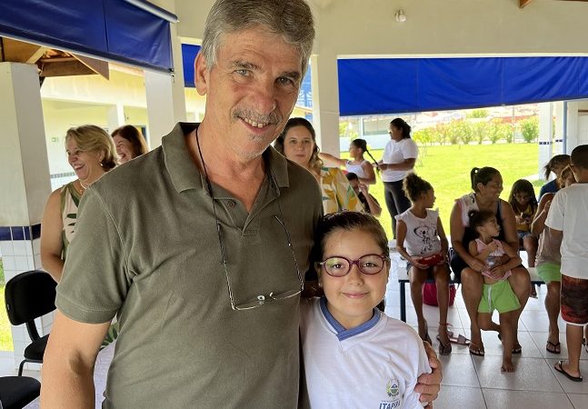 Projeto Visão do Futuro tem nova entrega de óculos para alunos   