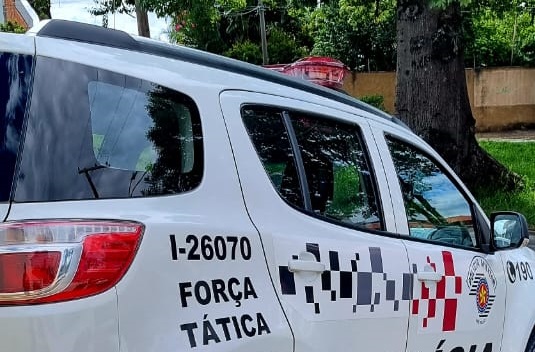 Homem finge estar fazendo cachorro-quente mas acaba preso