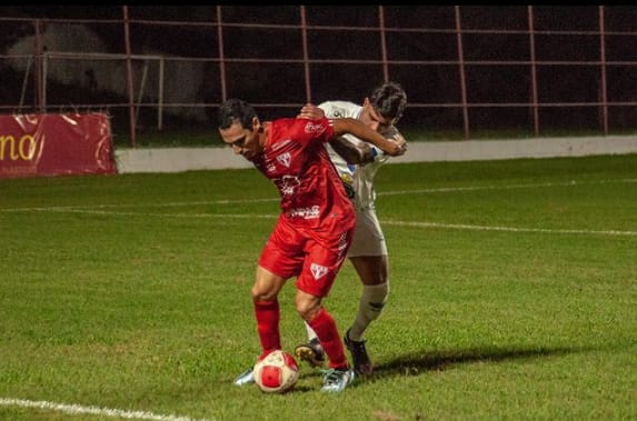 Itapirense empata e fica fora do rebaixamento