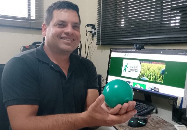 Empresa de Itapira faz bolas de bocha para o BBB e a Coca Cola