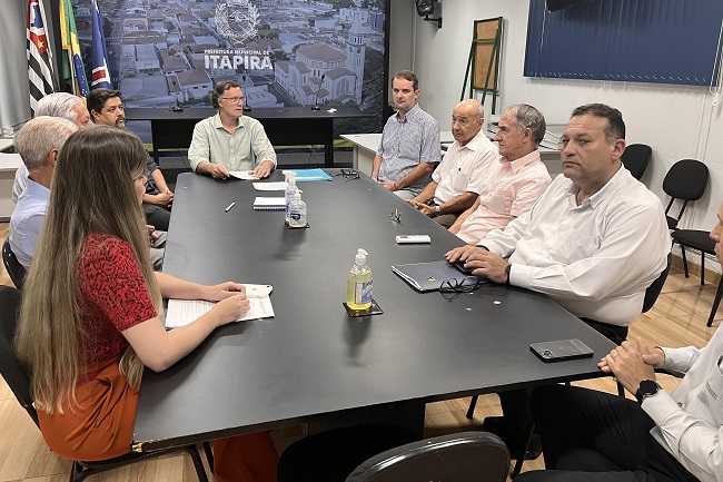 Projeto de autoria do prefeito flexibiliza horário do comércio