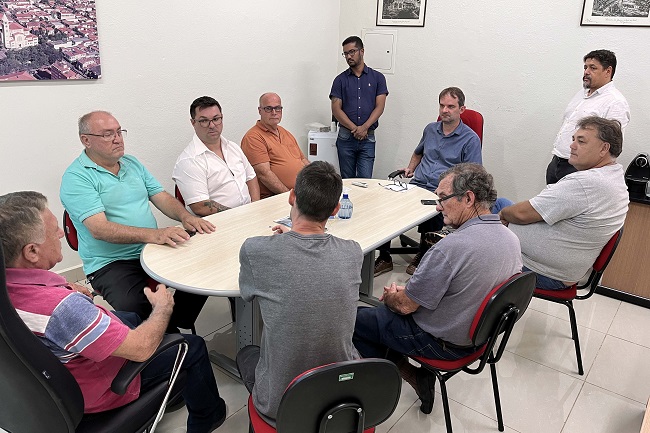 Taxistas querem a regulamentação do transporte por aplicativos