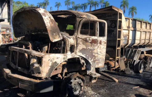 ‘Vaquinha’ quer ajudar homem que perdeu tudo após incêndio