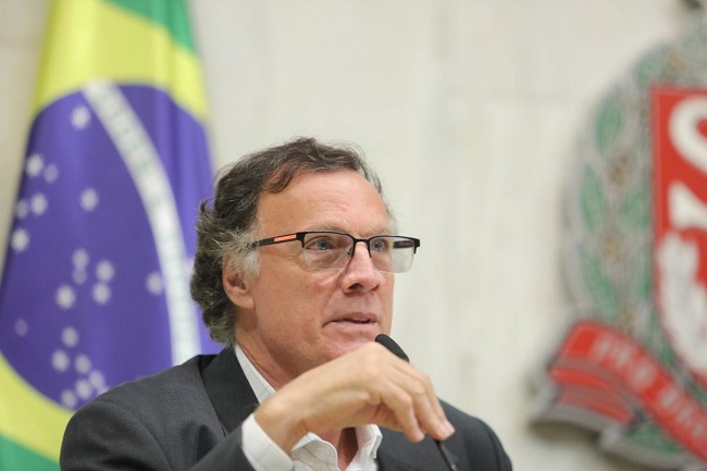 Toninho Bellini representa os 645 municípios de SP em homenagem a Jean Gorinchteyn na Alesp