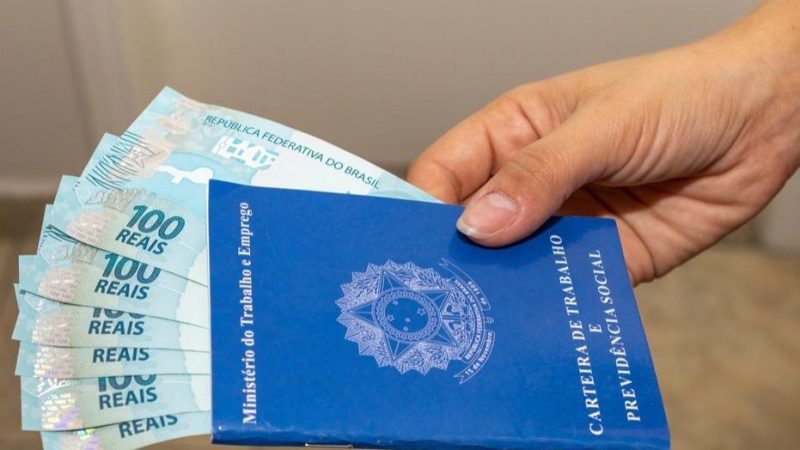 Em Itapira, salário de quem tem ensino superior é o dobro do ensino médio