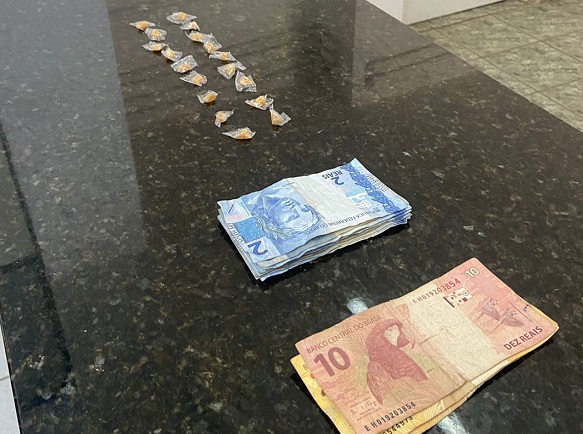 Tráfico na rua Espanha termina com homem preso