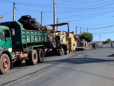 Iniciado recapeamento de vias que ligam o Della Rocha ao Braz Cavenaghi  