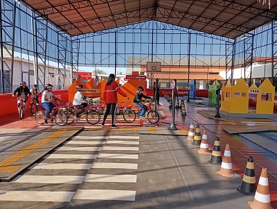 Projeto ‘Na Pista Certa’ ensina alunos sobre Educação no Trânsito