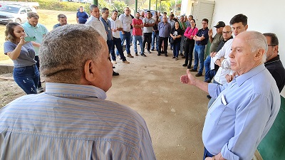 Emenda de Munhoz garante R$ 170 mil em equipamentos para assentamento de Vergel   