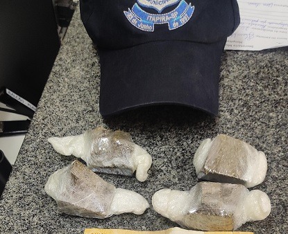 Homem é preso no Cubatão com 4 tabletes de maconha