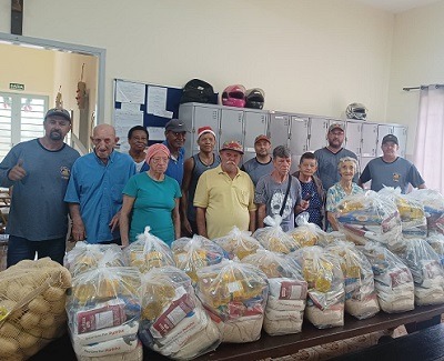 ‘Caminhoneiros e Amigos’ continua arrecadando para doação de cestas  