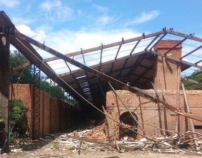 Guarda Municipal detém trio ‘picando’ prédio de antiga cerâmica