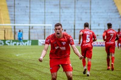 Visitante ‘indigesto’, Esportiva vence em Franca e entra no G8