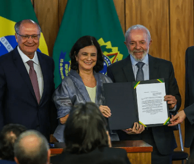 Governo anuncia vacina 100% nacional contra a dengue no SUS em 2026