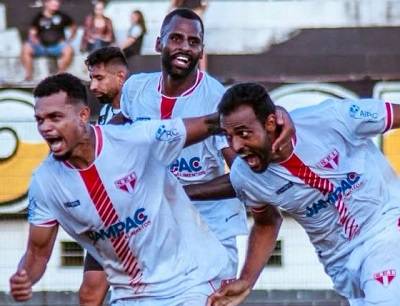 Esportiva joga pra espantar a ‘zica’ e vencer a primeira no ‘Velho Chico’  