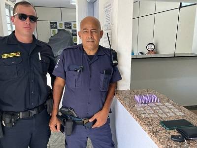 Espertão tenta esconder drogas em supermercado mas acaba preso