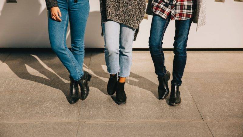 Tendências para 2025 do Jeans Feminino: Inovações e Estilo