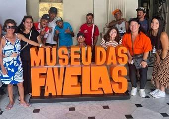 Galera do Centro Pop visita o Museu das Favelas, em São Paulo