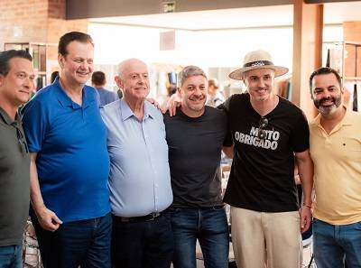 Políticos da região prestigiam aniversário de Vinicius Marchese