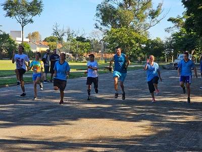 Alunos de 3 APAE’s praticam atletismo e trocam experiências na Pista