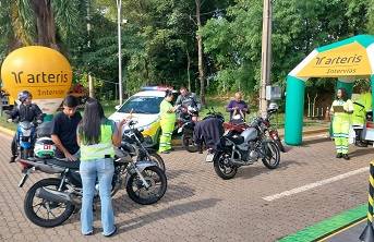 Campanha “Viva Motociclista” tem ação educativa na base da Intervias