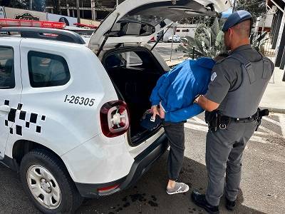 Motociclista é detido com placa adulterada e veículo irregular