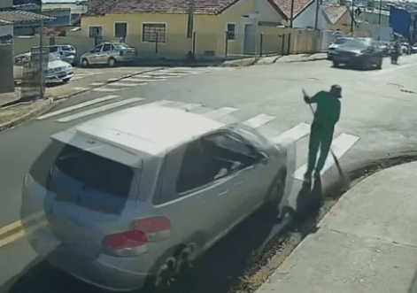 Homem que atropelou gari no Cubatão se apresenta na Delegacia
