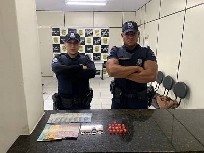 Menor é apreendido por tráfico de drogas no Nosso Teto