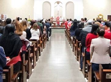 Festa de Santo Antônio entra na reta final com missas, procissão e tarde festiva