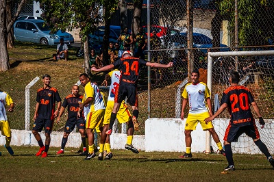Amadorzão de futebol teve vitórias de Valência, Bob e Deportivo
