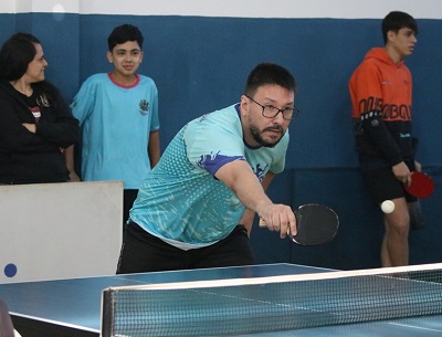 Tênis de mesa promove integração por meio de torneio interno