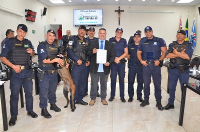 Guarda Municipal é homenageada por ação social no Lar São Vicente