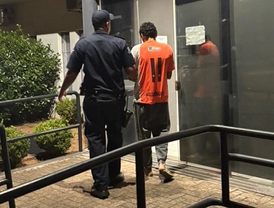 Homem é preso com pinos de cocaína na rua França