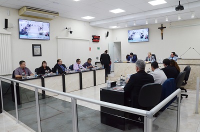 Vereadores aprovam cinco projetos durante a 25ª sessão