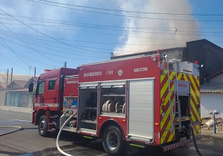 Cão sai ferido após incêndio em sobrado na Boa Esperança
