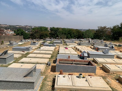 Falta de mobilidade urbana no Cemitério da Paz judia da população