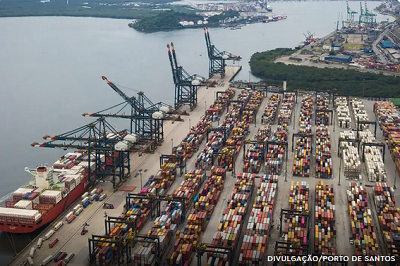 Tarifaço sobre parte de exportações brasileiras entra em vigor hoje