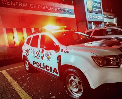 Homem tenta fugir, é perseguido e acaba preso pela PM