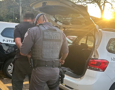Polícia Militar prende procurado pela Justiça nos Prados