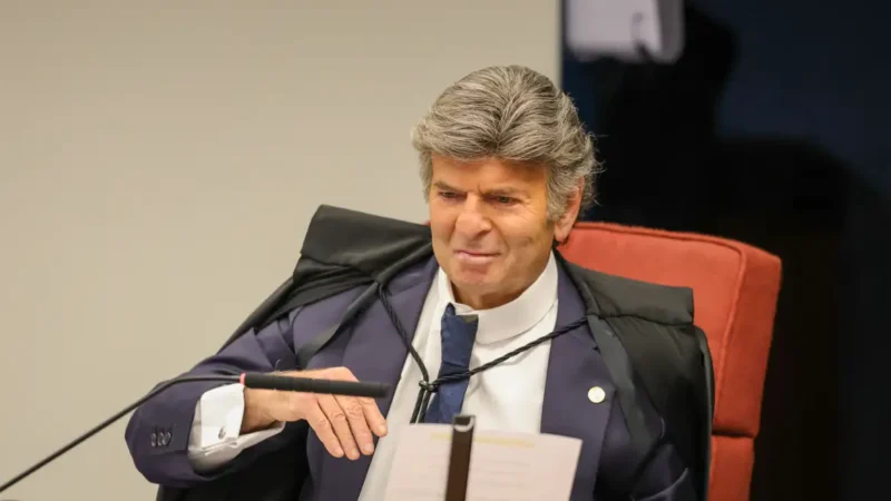 Fux cita incompetência do STF para julgar ação contra Bolsonaro